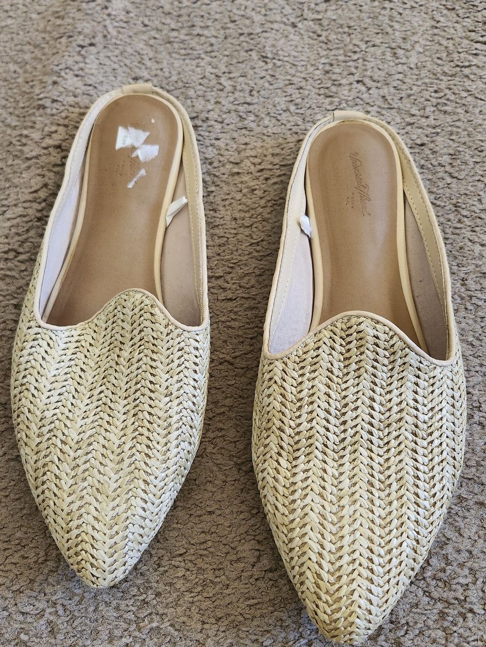 Universal Thread Natural Straw Woven Pointed-Toe Mules